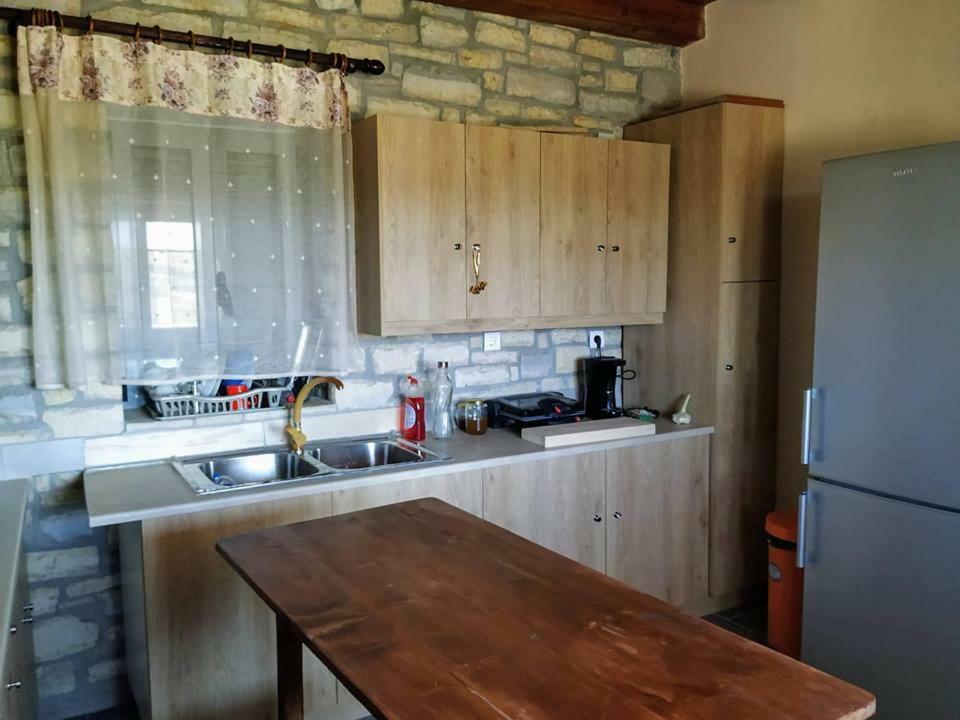 Stone Maisonettes Aigio Dış mekan fotoğraf